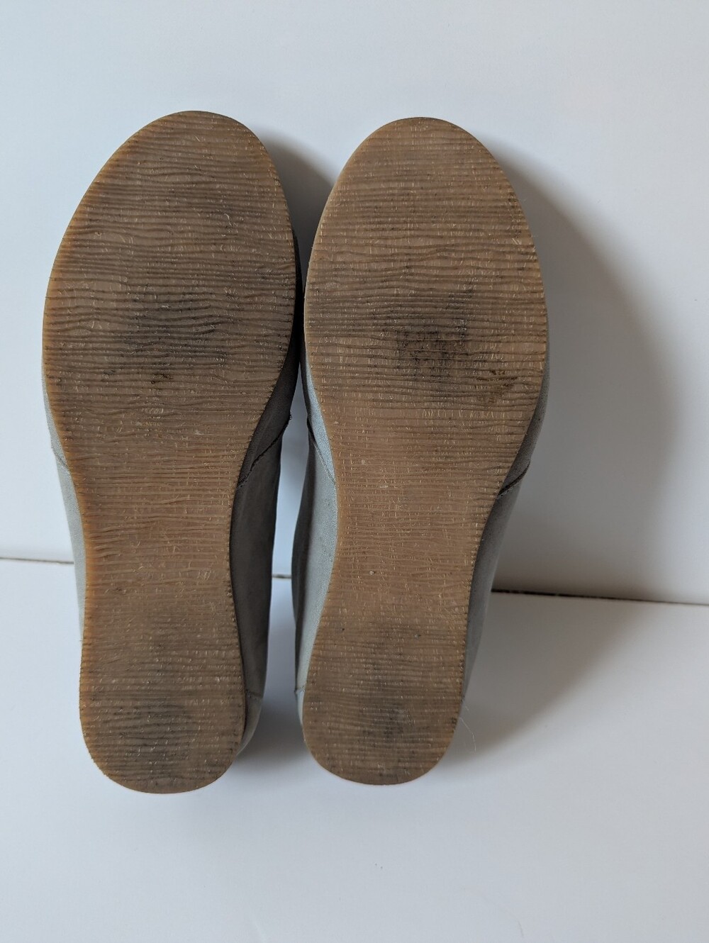 Poppy Barley the Eyelet Oxford Shoe in Gray Suede - 6.5 - Picture 7 of 11